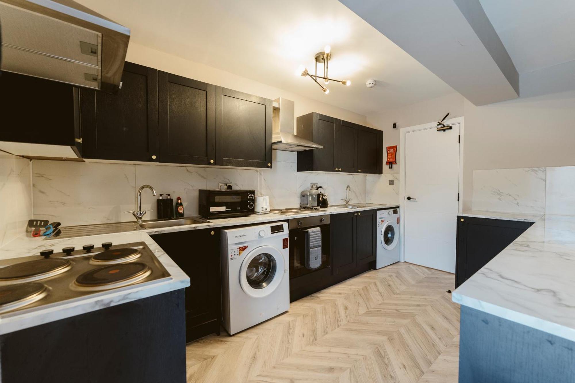 West Drayton Self Contained Studios ภายนอก รูปภาพ