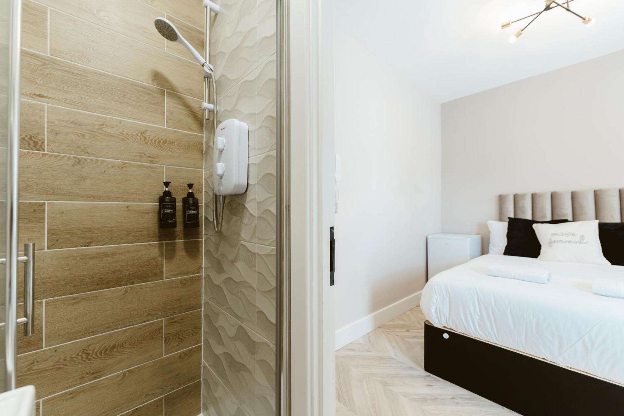 West Drayton Self Contained Studios ภายนอก รูปภาพ