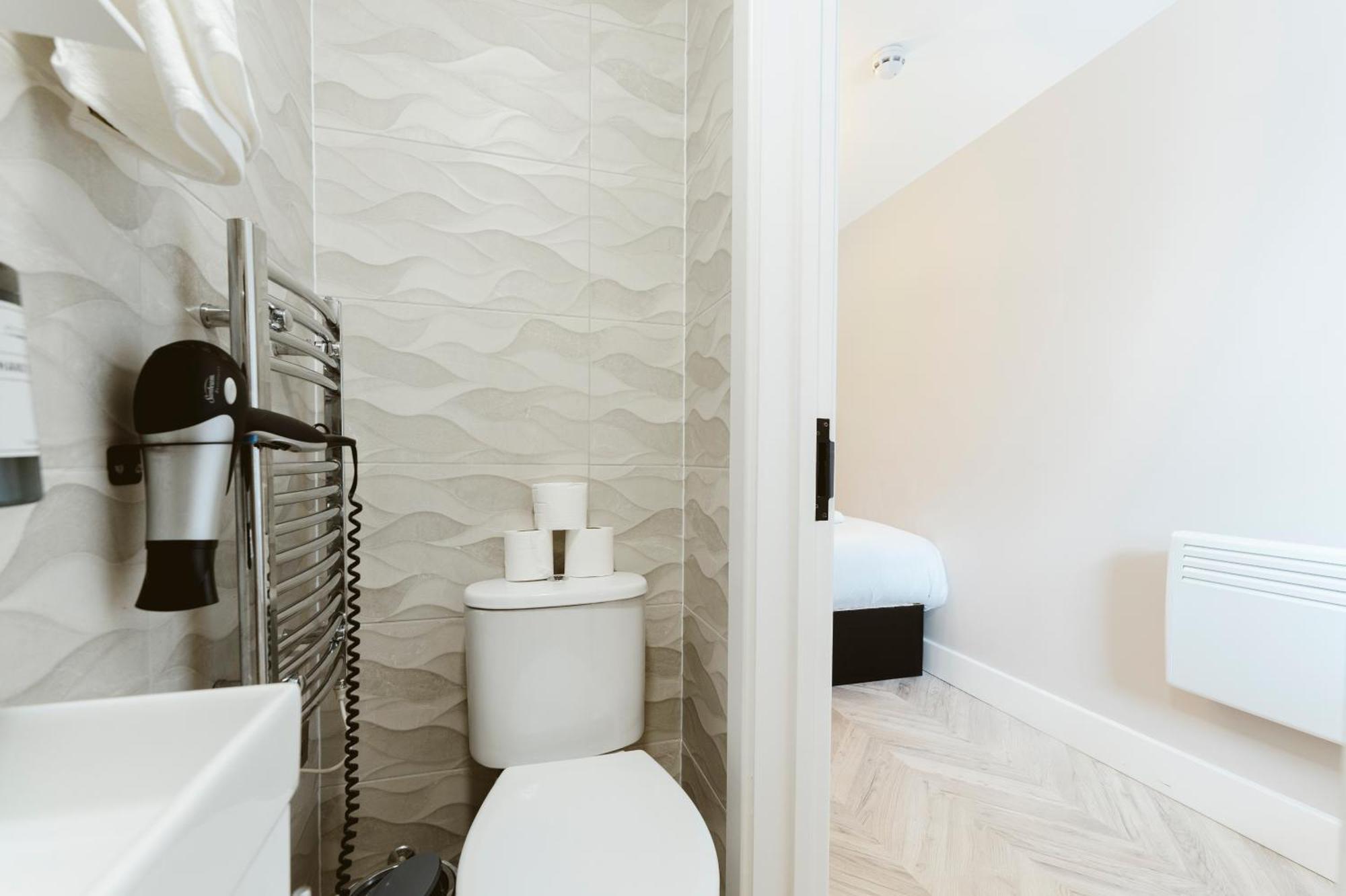 West Drayton Self Contained Studios ภายนอก รูปภาพ